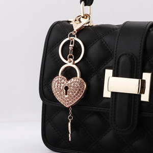 ファッションフルラインストーンハートロックキーホルダーバレンタインデー用クラスプバッグチャームハート型バッグアクセサリー - Product Image 2