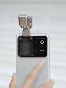 Nouveau design 2026 HON OR Robot Phone Gimbal Camera Portable 6.4'' 1.5k Amoled Snap Dragon 8 Elite Gen5 5500mAh 100W 5G Smartphone - Product Image 3