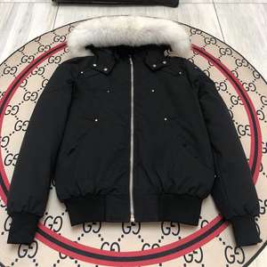 เสื้อโค้ทกันหนาวปี 2025 แบบสั่งทำพิเศษสำหรับผู้ชาย แจ็คเก็ตบอมเบอร์มีฮู้ดขนสุนัขจิ้งจอก ทรงโอเวอร์ไซส์ กันลมสำหรับกิจกรรมกลางแจ้ง - Product Image 4