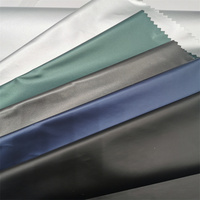 Tissu pongé de surface PU léger et brillant 100% polyester sans lavage pour doudoune sauna costumes parka imperméable