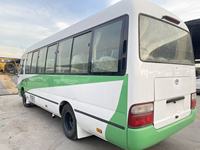 Bus Toyota Coaster d'occasion pas cher, approvisionnement en gros, 20-30 places, minibus diesel, bus scolaire pour le Ghana