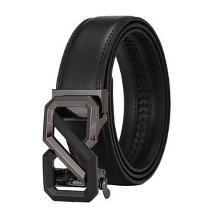 Cinturón de piel de vaca genuina para hombre, cómodo estilo informal y de negocios a la moda con aleación automática para hebilla con logotipo personalizado - Product Image 4