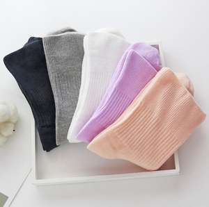 Yili personnes âgées lâche cou chaussettes haute qualité lâche manchette fille chaussettes femmes équipage chaussettes pour le diabète - Product Image 2