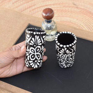 Verres à shot en céramique peints à la main de 2 oz, personnalisés, avec motif de poterie mexicaine Talavera, cadeaux pour amis - Product Image 3
