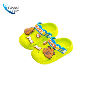 Cute Capybara Kids <span class=keywords><strong>Crocs</strong></span>: Sandales de jardin respirantes et légères avec motif animal de dessin animé-Pantoufles d'été confortables à enfiler - Product Image 2