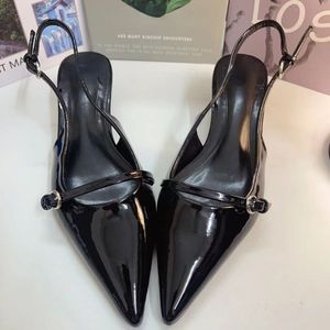 รองเท้าแตะสีแดงสำหรับสุภาพสตรี, รองเท้าแตะสไตล์คลับหรูสำหรับฤดูร้อน - Product Image 4