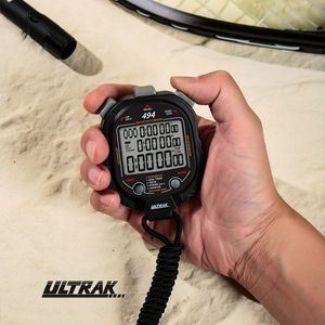 Cronómetro Electrónico ULTRAK Nuevo de 500 Carriles, con Batería, Pantalla de 3 Filas, para Atletismo, con Memoria de 2 Años - Product Image 2