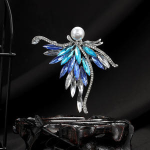 Broche de mode européenne <span class=keywords><strong>et</strong></span> américaine, incrustée de diamants <span class=keywords><strong>et</strong></span> de perles, motif blé, plume <span class=keywords><strong>et</strong></span> papillon, pour veste de costume homme, modèle quatre - Product Image 2