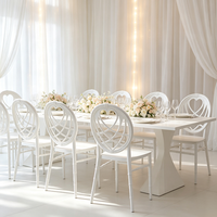 Chaise Chiavari en plastique empilable, dossier creux en forme de cœur, pieds imitation bambou, blanche, pour mariages, banquets et événements (vente en gros)