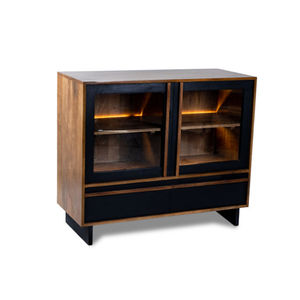 Armoire de rangement Oxberg en bois noir et naturel avec portes vitrées, tiroirs et éclairage intérieur LED - Product Image 4