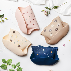 Bavaglino impermeabile in silicone alimentare per bambini con design tridimensionale per neonati e bambini piccoli (1-3 anni) - Product Image 1