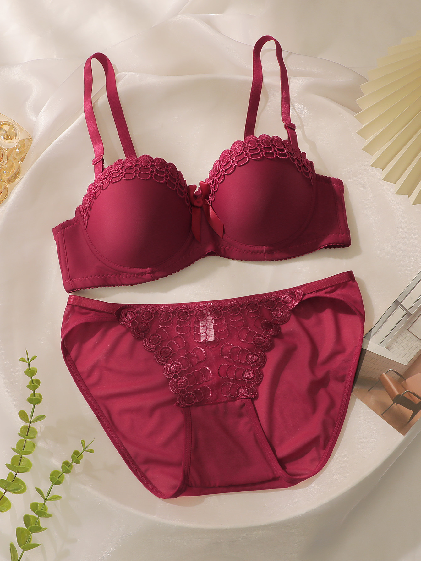 J3828 rouge