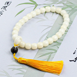 สร้อยข้อมือรากบอดีลายเงาดอกบัวพร้อมพู่ดอกบัว เครื่องประดับทางศาสนาสำหรับทุกเพศ - Product Image 2