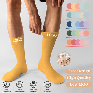 带徽标设计的运动袜男女通用时尚健身跑步男袜批发运动品牌定制袜子 - Product Image 1