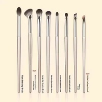 Ensemble de 13 pinceaux pour fard à paupières en poils synthétiques doux pour débutants comprenant un eye-liner pour le nez et les lèvres.