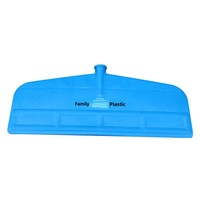 Râteau agricole en plastique bleu épaissi, grattoir à plaques pour pousser et ramasser le blé, le maïs, la neige, les feuilles d'herbe et le fumier