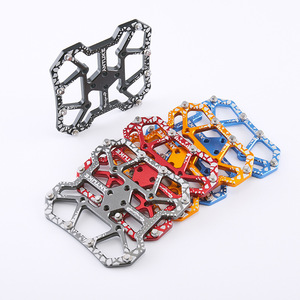 Pédale de vélo Antuke en alliage d'aluminium pour VTT, sans clip, avec broches antidérapantes et design multi-trous - Product Image 5