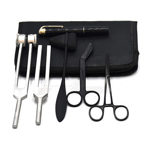 Ensemble de 6 pièces de qualité médicale en acier inoxydable : Ciseaux à pansements, Lampe torche, Diapason C 128+C 512, Pinces - Product Image 3