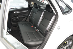 Emgrand 2023 Cuarta Generación Champion 1.5L Automático CVT Sedán de Lujo 21000km Volante <span class=keywords><strong>a</strong></span> la Izquierda Coche Familiar Usado - Product Image 4