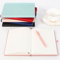 Carnet de notes portable A4 à couverture rigide en cuir de couleur unie, reliure sans fil, 160 pages, personnalisable et de haute qualité