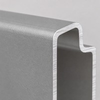 Abri de stationnement pour 2 voitures Angye, moderne et luxueux, personnalisé pour villa, avec toit en aluminium thermolaqué et auvent imperméable
