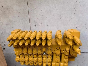 593-8237 Válvula GP Control principal 9 Banco 5938237 595-5465 5955465 595-5471 5955471 Excavadora hidráulica pequeña 303CR 571-3002 5713002 - Product Image 5