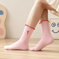Chaussettes de mode pour femmes en gros, design en coton à volants, chaussettes de sport personnalisées avec logo de marque pour filles et dames