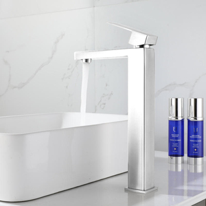 Rubinetto Monocomando Cromato per Lavabo con Miscelatore Acqua Calda e Fredda, <span class=keywords><strong>Design</strong></span> Moderno, Sensore Touchless, Alta Qualità per Bagno - Product Image 3