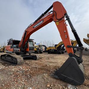 Excavatrice DX300 de 30 tonnes avec godet de 1,5 m³, puissance de 159 kW, accessoire marteau briseur - Product Image 2