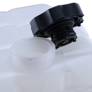 Réservoir d'expansion de liquide de refroidissement en matériau TPEE, à visser, ajustement universel pour remplacement automobile - Product Image 4