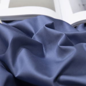 Ensemble de housse de <span class=keywords><strong>couette</strong></span> 4 pièces 100% coton avec fermeture à glissière, comprend une housse de <span class=keywords><strong>couette</strong></span>, un drap-housse et 2 taies d'oreiller pour toutes les saisons. - Product Image 4