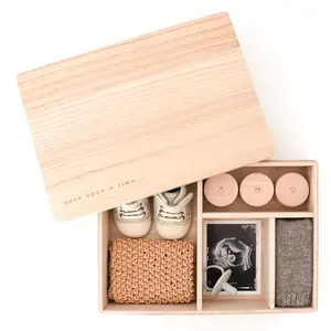Custom Baby Milestone Oud caja de embalaje de madera caja de madera y resina cajas de recuerdo de madera para bebé