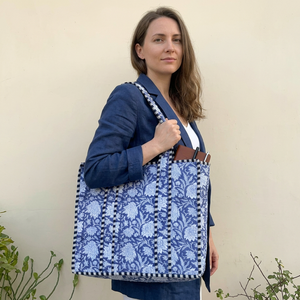 Bolsa de Mano de Algodón Acolchada Multicolor con Asas de Hombro, Bolsa de Viaje Moderna con Bolsillo - Product Image 2