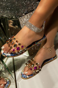 รองเท้าแตะผู้หญิงหัวกลมประดับเพชรขนาดใหญ่สำหรับผู้หญิงรองเท้าแตะผู้หญิงหัวกลมสำหรับการค้าสินค้าใหม่ฤดูร้อน - Product Image 6