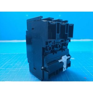 Disjoncteur à boîtier moulé Mitsubishi NF50-KC 40A, d'occasion, comme il est, pièces d'équipement semi-conducteur Legacy - Product Image 3