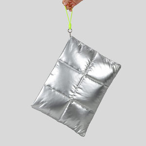 गर्मी का नया फैशन पफी लैपटॉप आस्तीन के साथ तीन आकार वाली सूती लैपटॉप बैग नायलॉन जिपर पुफर लैपटॉप - Product Image 1