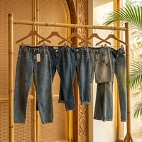 Vente en gros de jeans en denim pour femmes, tailles assorties, surplus en liquidation, pantalons de mode, lot en vrac pour revendeurs de boutiques en Asie du Sud-Est