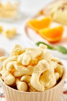 35g Snack de Maíz con Queso para Gatos, Sin Grasas Trans, Semiblando, Inflado, Listo para Servir, 12 Meses de Caducidad, Almacenamiento a Temperatura Ambiente, Grano