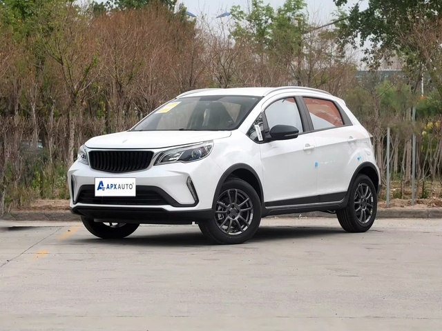 2025 Livan X3 Pro 1.5L New High Quality Manual SUV R16 Tires Gas Fuel Left Steering Dark Seats Rear Camera LED Daytime Lights