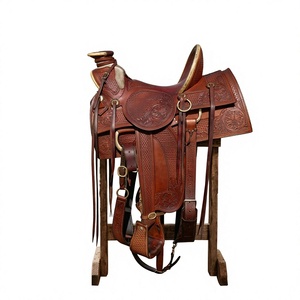 Silla de montar inglesa de cuero genuino BS International NA94 con estructura de madera, sostenible, unisex, fabricada en Uttar Pradesh, herrajes SUS304 - Product Image 1