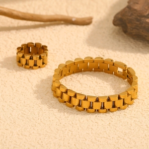 Moda europea y americana, simple, nicho, versátil, anillo de correa de reloj individual, acero inoxidable chapado en oro de 18 quilates, - Product Image 1