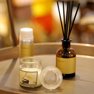 مجموعة هدايا فاخرة من الشموع العطرية الملونة مع ناشر عطر، طقم شموع وناشر زيوت عطرية مخصص - Product Image 4