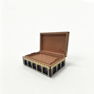Maßgefertigter Luxus-Humidor im Palast-Design aus Spanischer Zeder, Hochglanzlackiert und Feuchtigkeitsbeständig |   Direktvertrieb ab Werk - Product Image 4