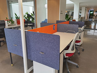 Cloison de bureau acoustique à rainure en V personnalisée avec une réduction sonore élevée pour poste de travail moderne, chambre et utilisation extérieure
