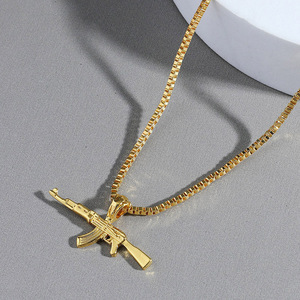 Collar de Estilo Retro Europeo y Americano para Hombre con Colgante de Fusil AK47 Chapado en Oro y Cadena de Eslabones, Accesorios de Moda y Joyería - Product Image 3