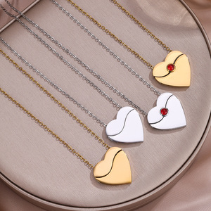 Collana con Ciondolo a Cuore in Resina e Acciaio Inossidabile, Personalizzabile con Nome, Impermeabile, Anti-Ossidazione, Gioiello da Donna, Regalo per le Feste - Product Image 1