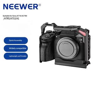 Pour NEEWER pour Appareil Photo A7M4/A7R4/<span class=keywords><strong>A7R5</strong></span>/A7S3/<span class=keywords><strong>A1</strong></span> : Cage de Protection Complète en Métal avec Cadre d'Extension et Accessoires Rapides pour Appareils Hybrides - Product Image 1