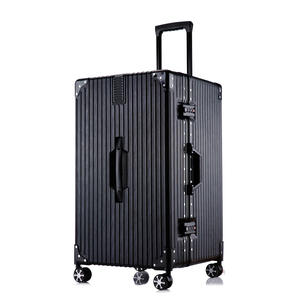 Maleta para Mujer Modelo L19, 80 Pulgadas, Gran Capacidad, Marco de Aluminio, 4 Ruedas Giratorias con Candado, Diseño a Rayas - Product Image 4