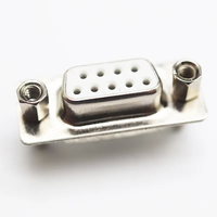 Connecteur D-Sub à densité standard, 15 circuits, mâle droit, avec coupelle de soudure, plaqué or, hauteur 10,9 mm