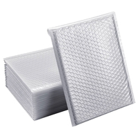 Sacs d'expédition à bulles rembourrés en poly violet enveloppe postale métallique de taille personnalisée pour l'emballage de vêtements électroniques grand public